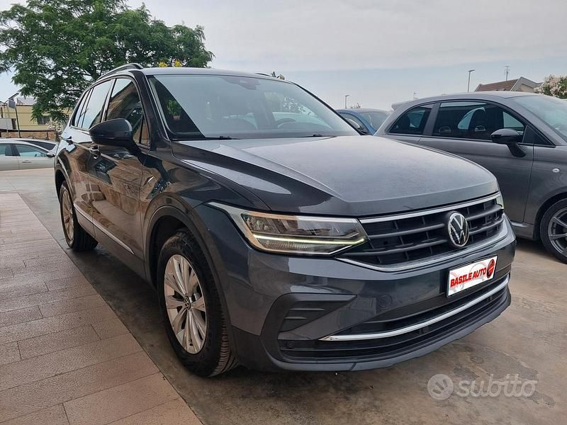 Usata VW Tiguan Life 2021 Grigio SUV