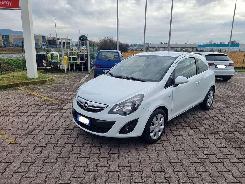 Bianco Usata 2015 Opel Corsa Edition Tre volumi | 6500 € (Buon prezzo) - Immagine 1/4