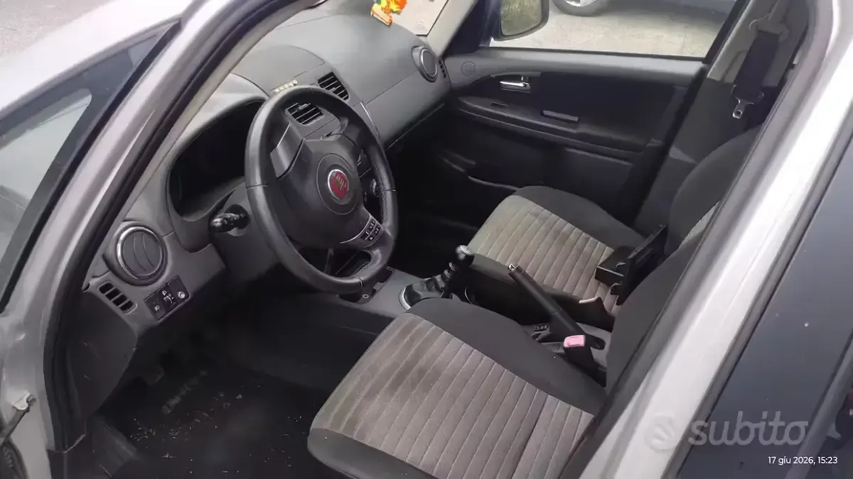 Usata Fiat Sedici 135 CV (99 kW) 2011 Grigio SUV