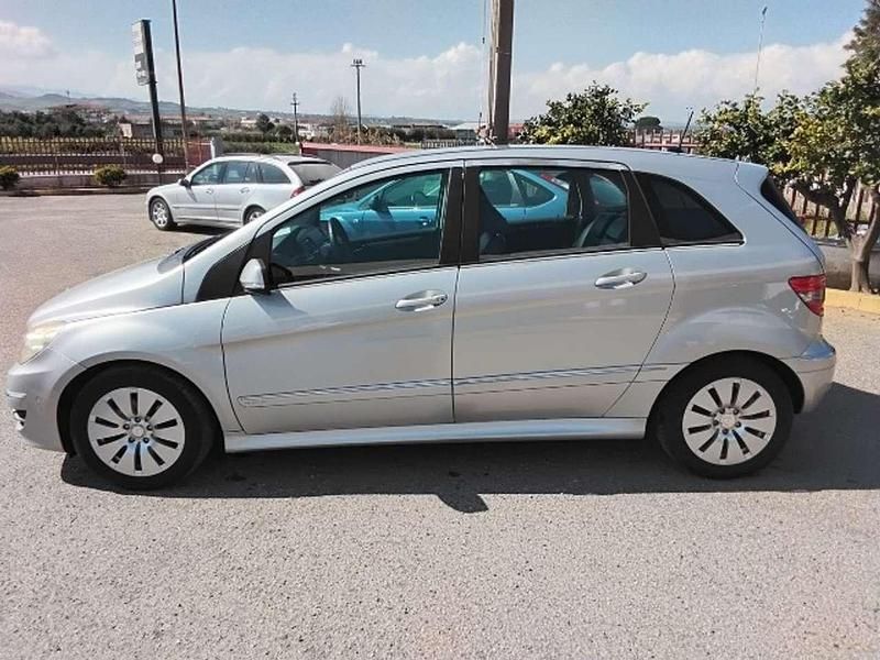 Usata Mercedes B200 Executive 140 CV (102 kW) 2010 Grigio Monovolume