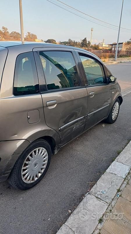 Usata Lancia Musa 90 CV (66 kW) 2007 Monovolume