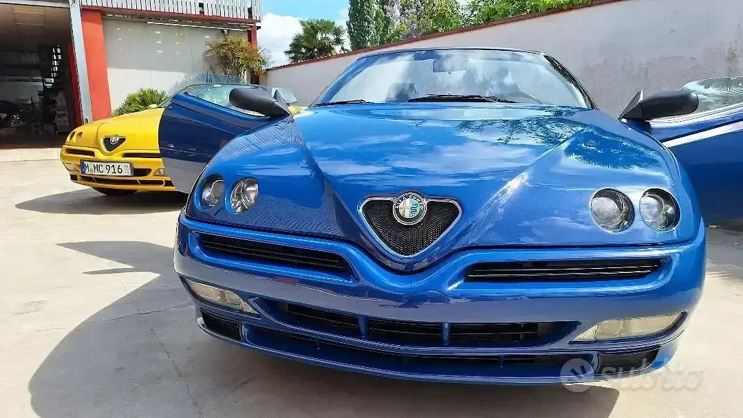 Usata Alfa Romeo Spider 192 CV (141 kW) 2000 Bluazzurro Cabrio