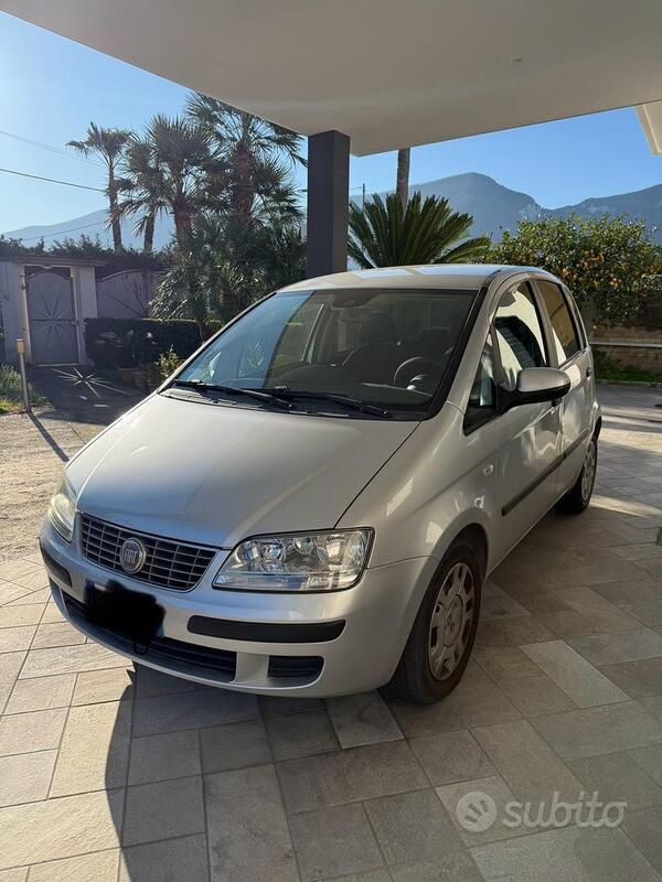 Usata Fiat Idea 90 CV (66 kW) 2010 Grigio Monovolume