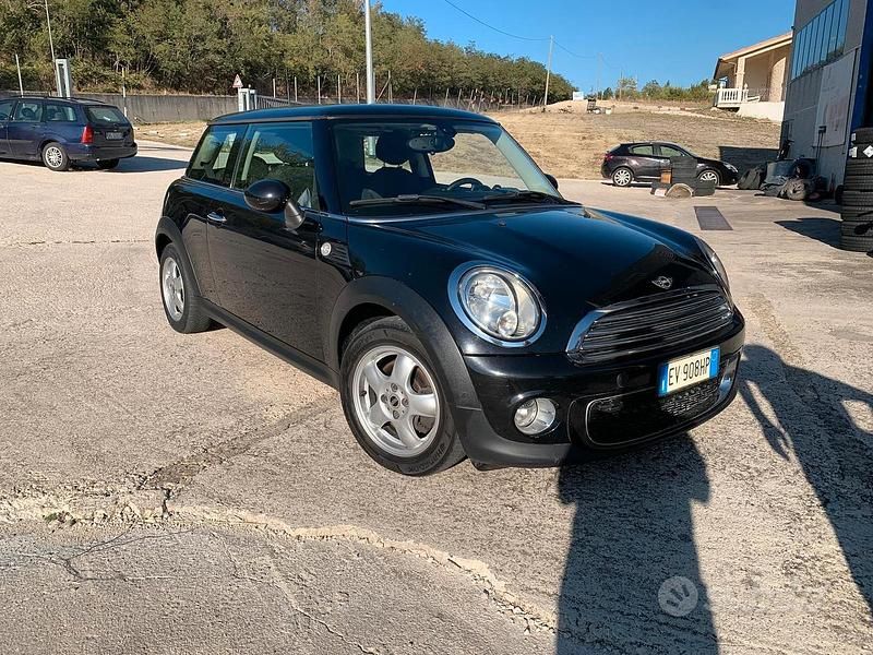 Usata Mini Cooper D 2014 Nero Utilitaria