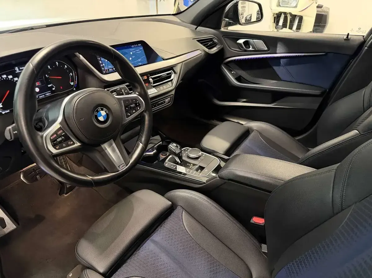 Usata BMW 116 M Sport 116 CV (85 kW) 2020 Mineral gray metallic Utilitaria