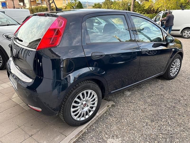 Usata Fiat Punto Street 95 CV (69 kW) 2018 Blu Utilitaria