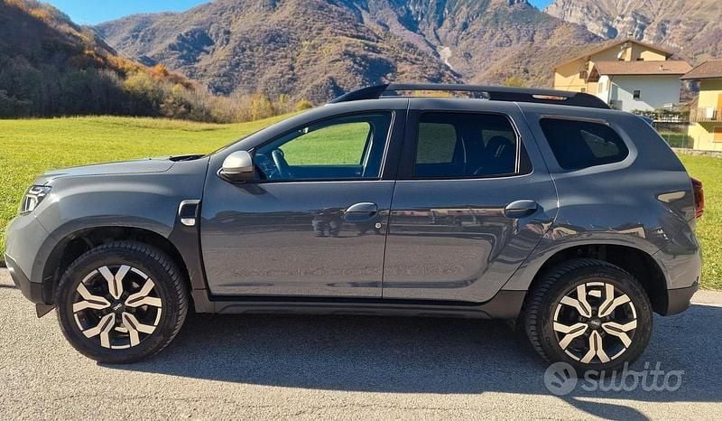 Usata Dacia Duster Journey 116 CV (85 kW) 2022 Grigio Berlina