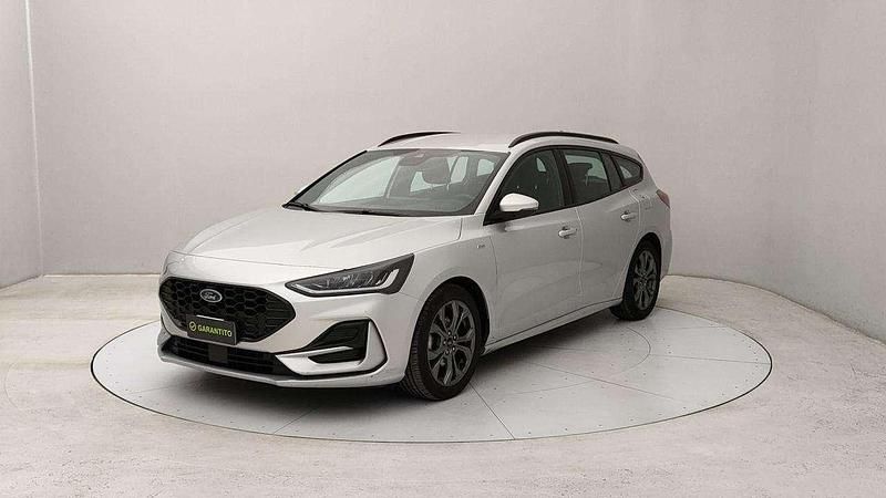 Grigio Usata 2023 Ford Focus ST-Line Station wagon | 16.900 € (Buon prezzo) - Immagine 1/4