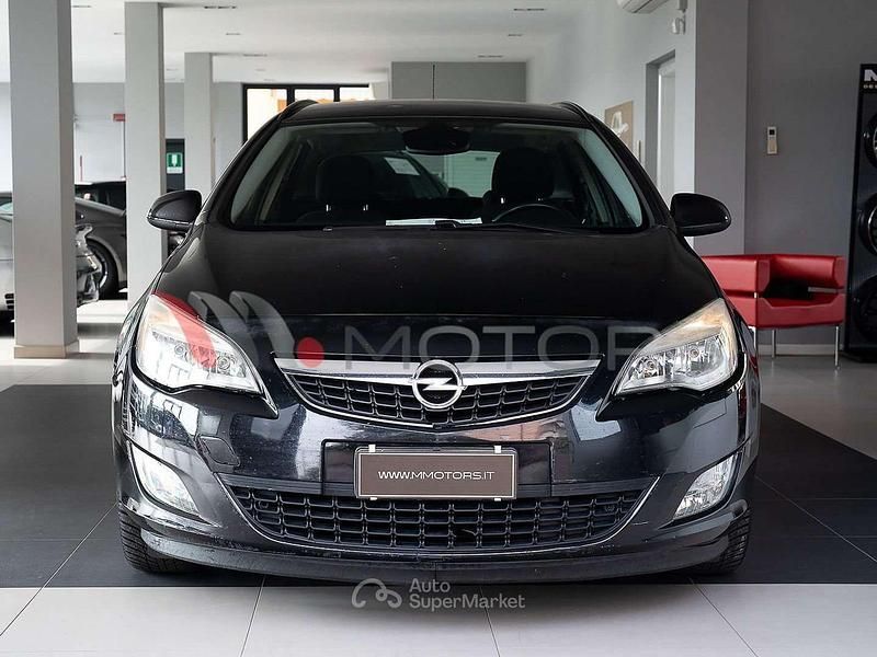 Usata Opel Astra 110 CV (80 kW) 2011 Nero Station wagon