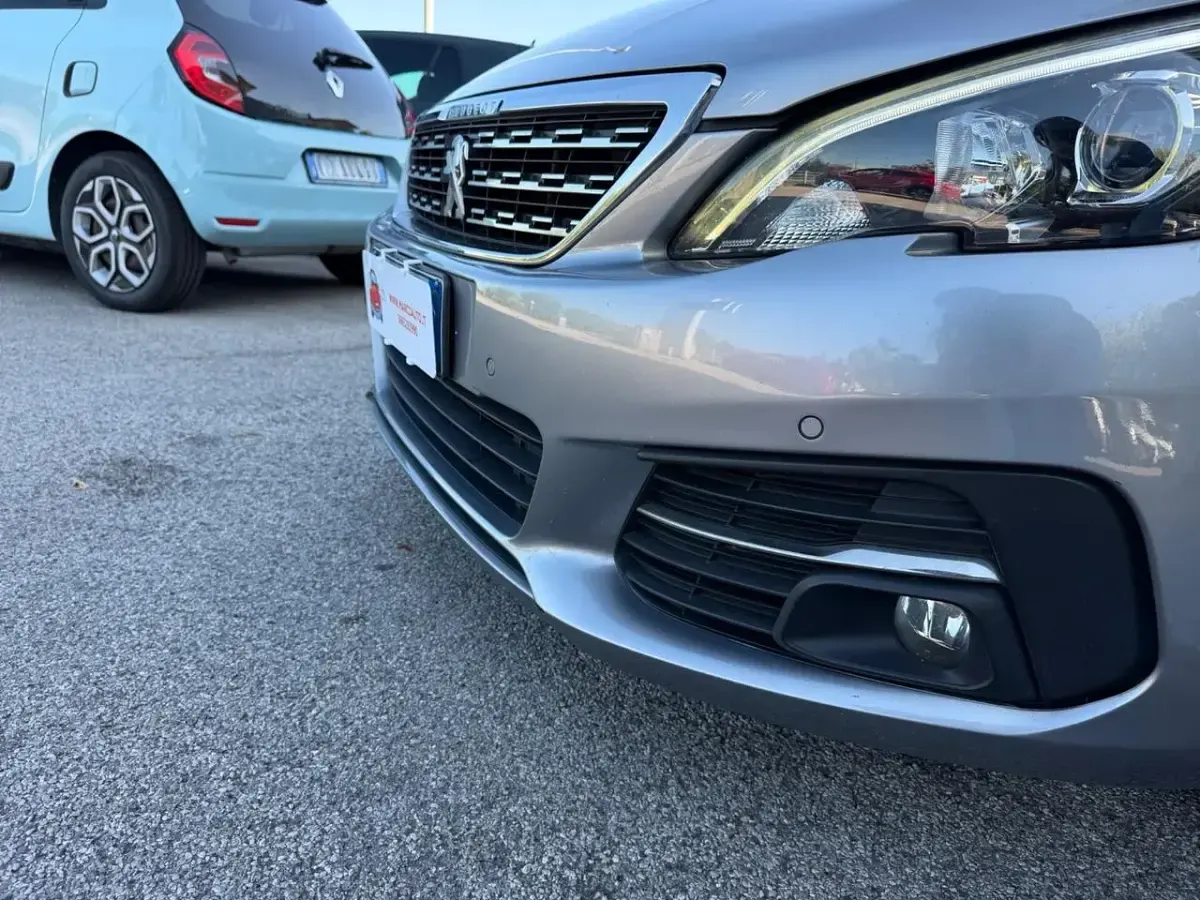 Usata Peugeot 308 131 CV (96 kW) 2021 Grigio Station wagon