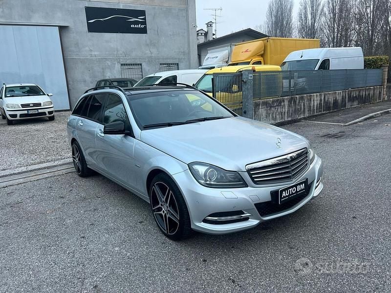 Usata Mercedes C220 136 CV (100 kW) 2012 Grigio Berlina