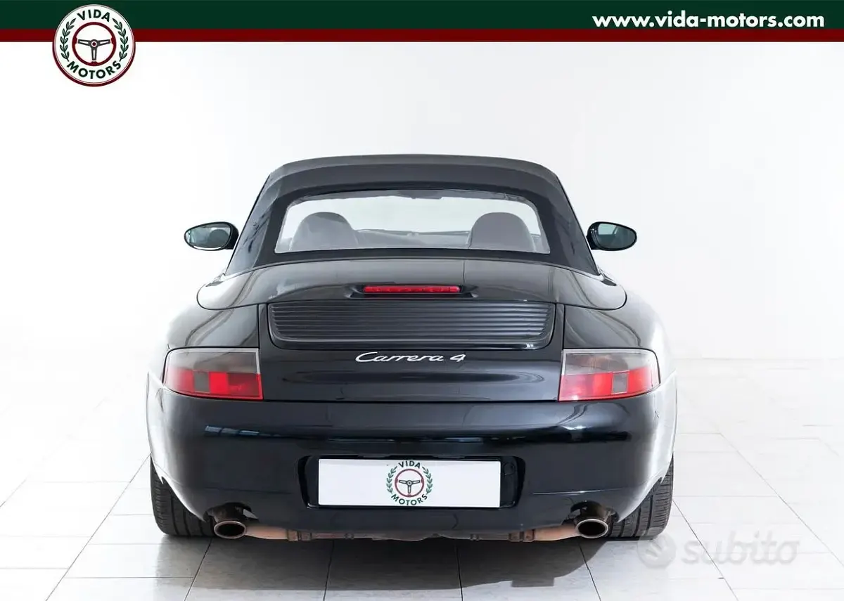 Usata Porsche 911 Carrera 4 Cabriolet 300 CV (220 kW) 1999 Nero Cabrio