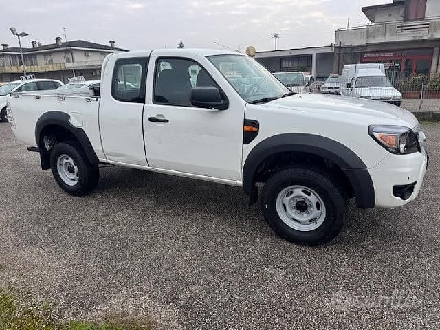 Usata Ford Ranger XL 143 CV (105 kW) 2011 Bianco Pick-up