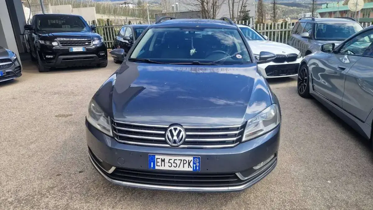Usata VW Passat Comfortline 140 CV (102 kW) 2012 Grigio Station wagon