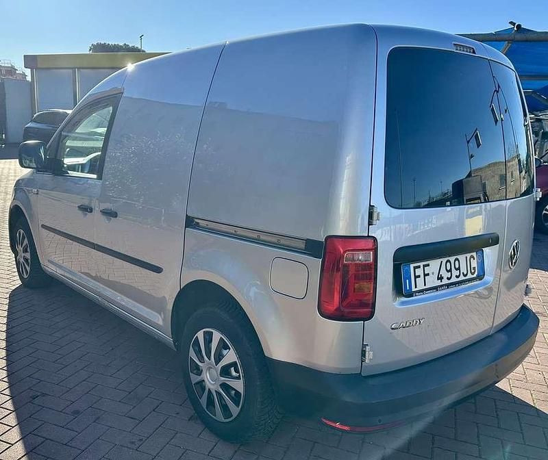 Usata VW Caddy 102 CV (75 kW) 2016 Argento Monovolume