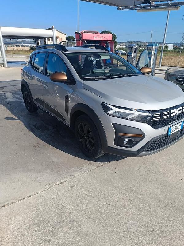 Usata Dacia Sandero Stepway 91 CV (66 kW) 2024 Grigio Berlina