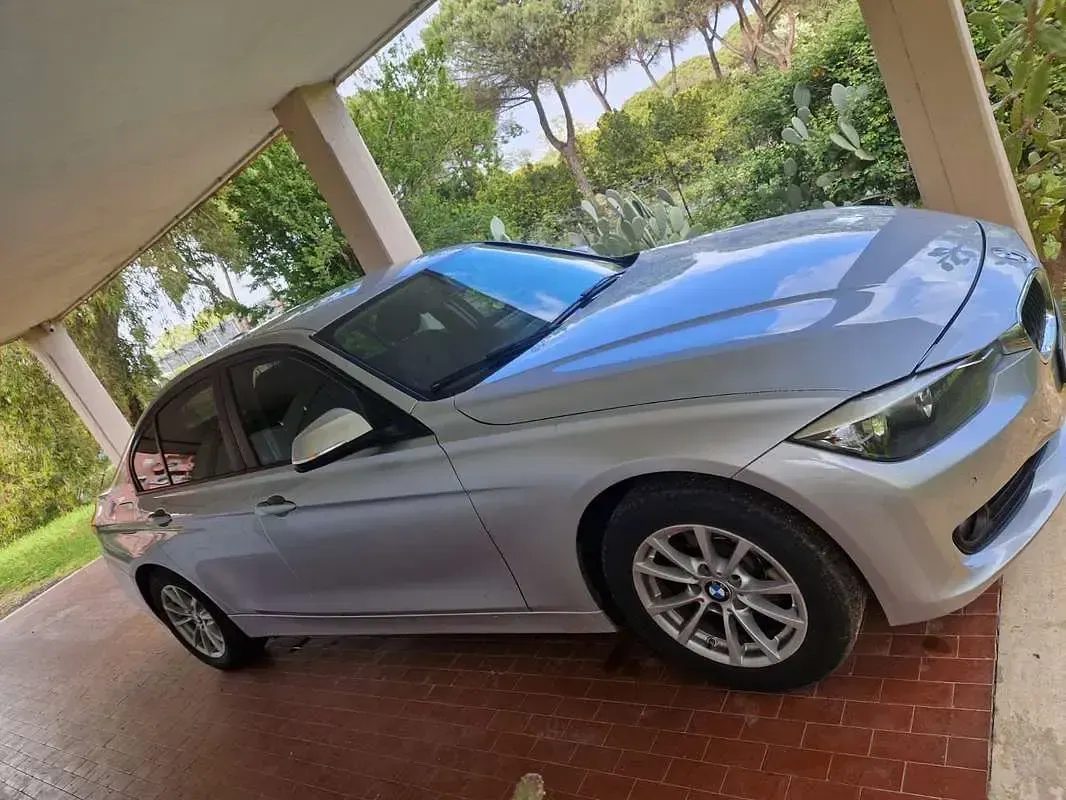 Usata BMW 318 Efficient Dynamics 143 CV (105 kW) 2015 Berlina