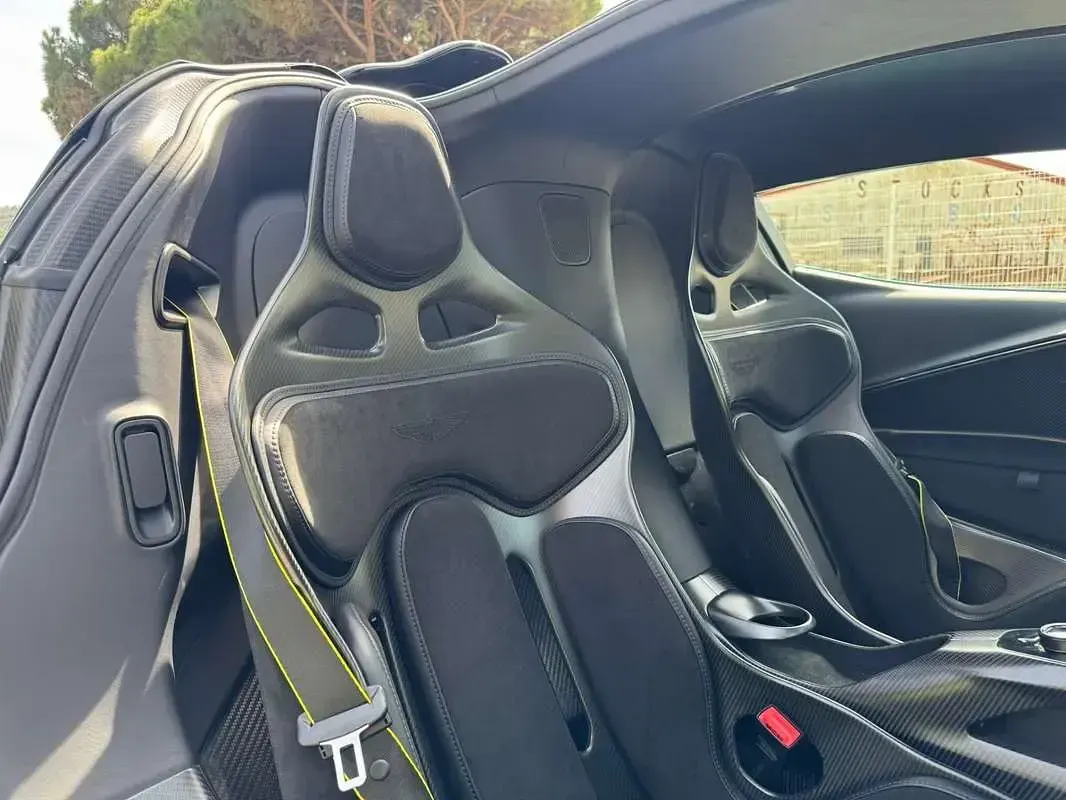 Nuova Aston Martin Valhalla 828 CV (608 kW) 2026 Coupé