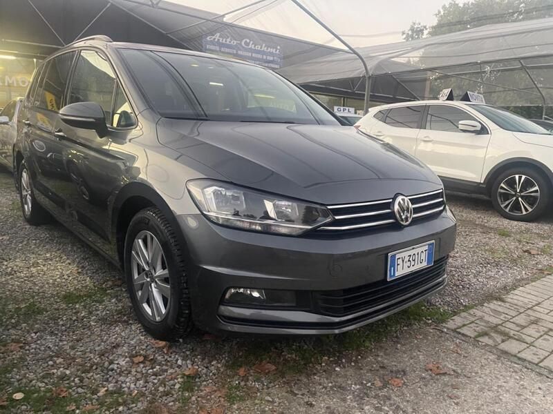 Usata VW Touran Executive 115 CV (84 kW) 2019 Grigio Monovolume