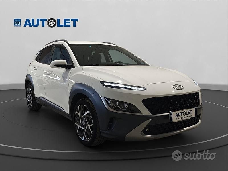 Käytetty Hyundai Kona 105 HP (77 kW) 2022 Valkoinen Katumaasturi