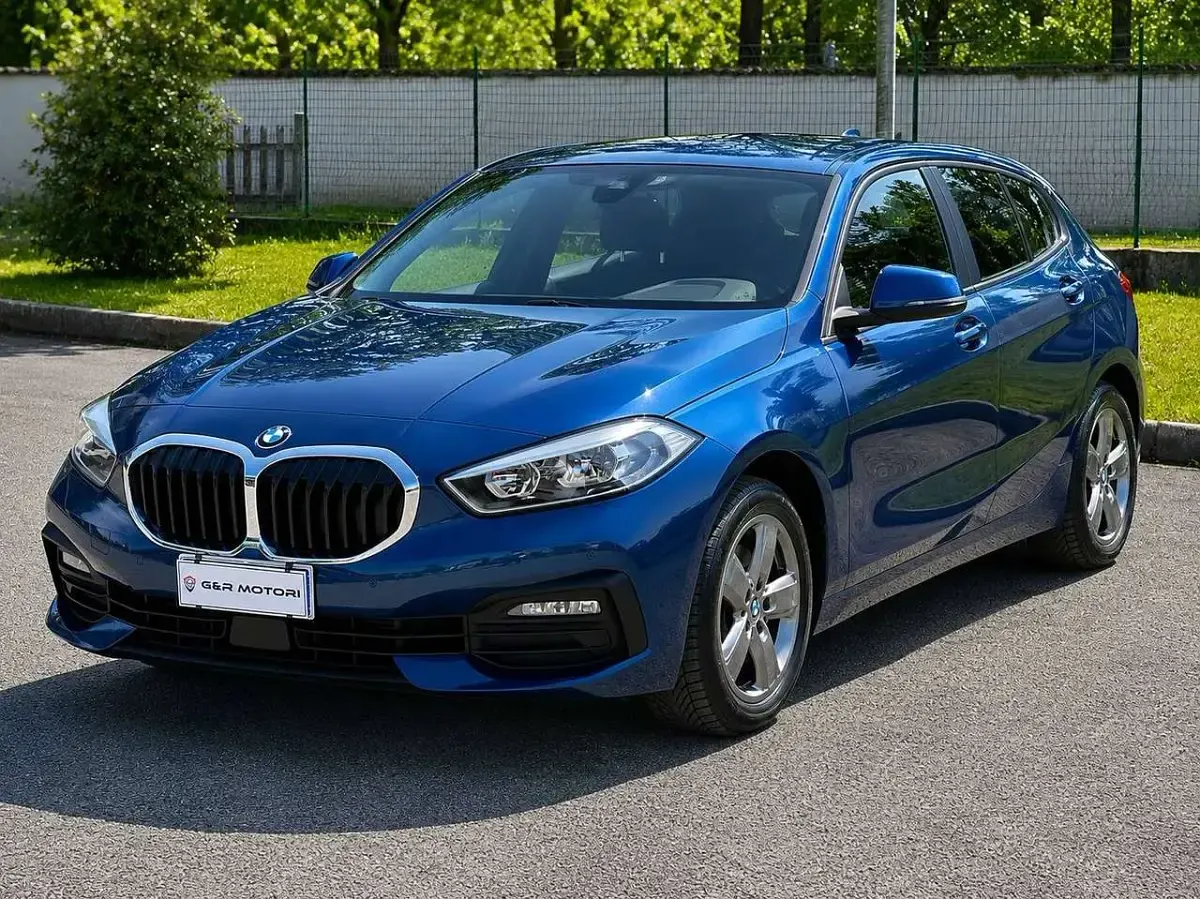 Usata BMW 118 Advantage 150 CV (110 kW) 2023 Blu/azzurro Utilitaria