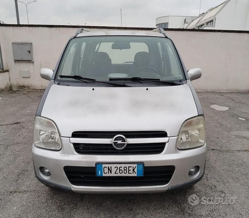 Usata Opel Agila 69 CV (50 kW) 2004 Grigio Monovolume