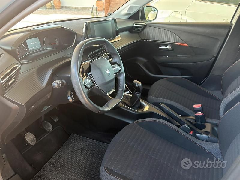 Usata Peugeot 208 75 CV (55 kW) 2022 Bianco Utilitaria