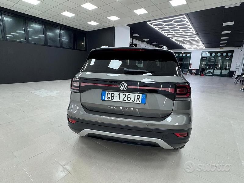 Usata VW T-Cross Advance 95 CV (69 kW) 2020 Grigio SUV
