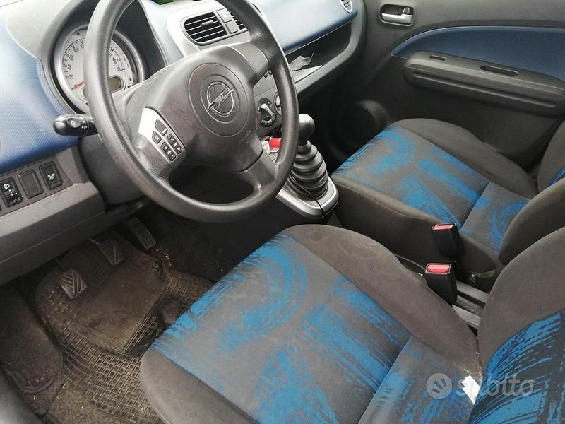 Usata Opel Agila Enjoy 94 CV (69 kW) 2011 Grigio Utilitaria