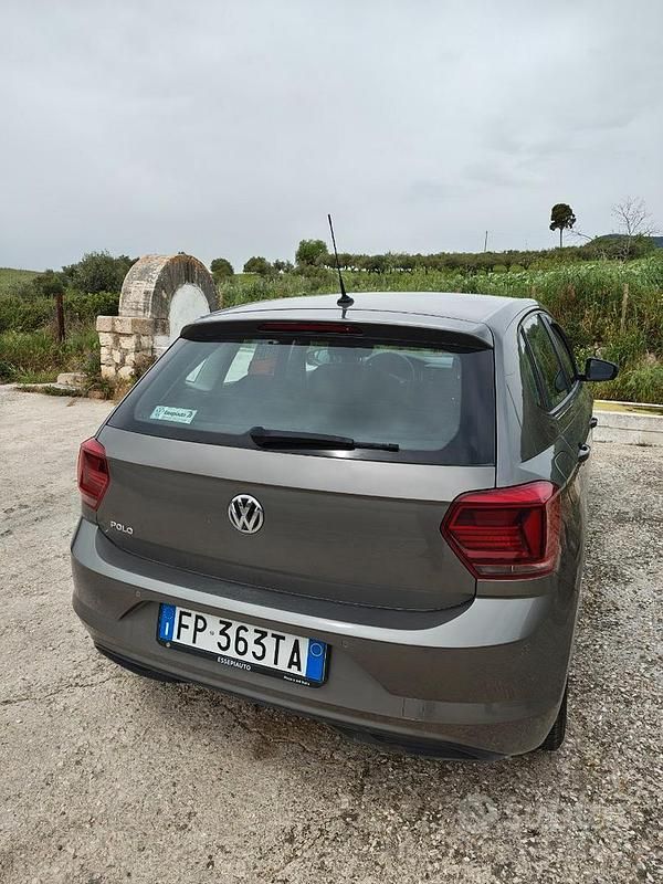 Usata VW Polo Trendline 80 CV (58 kW) 2018 Grigio Utilitaria