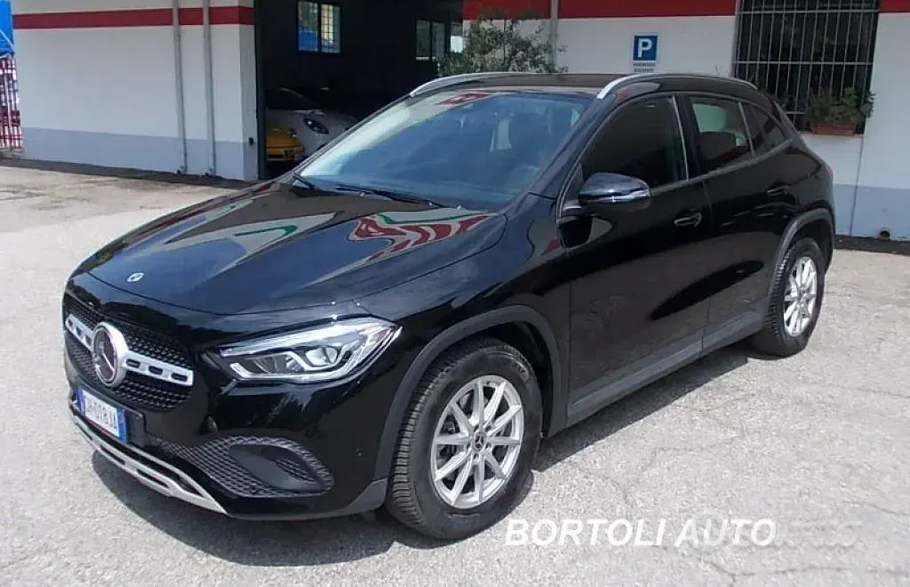 Usata Mercedes GLA200 Business 150 CV (110 kW) 2021 Nero SUV