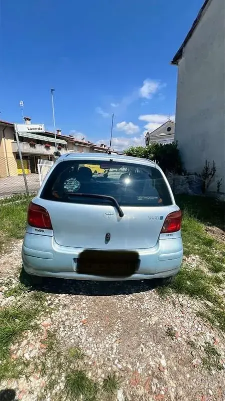 Usata Toyota Yaris Sol 87 CV (63 kW) 2004 Utilitaria