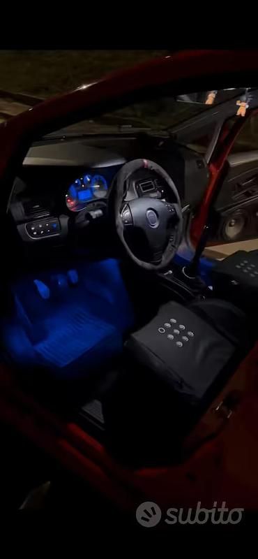 Usata Fiat Grande Punto 90 CV (66 kW) 2008 Rosso Utilitaria