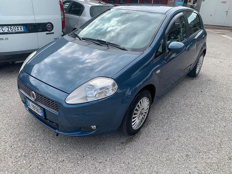 Usata Fiat Grande Punto 77 CV (56 kW) 2007 Blu Utilitaria