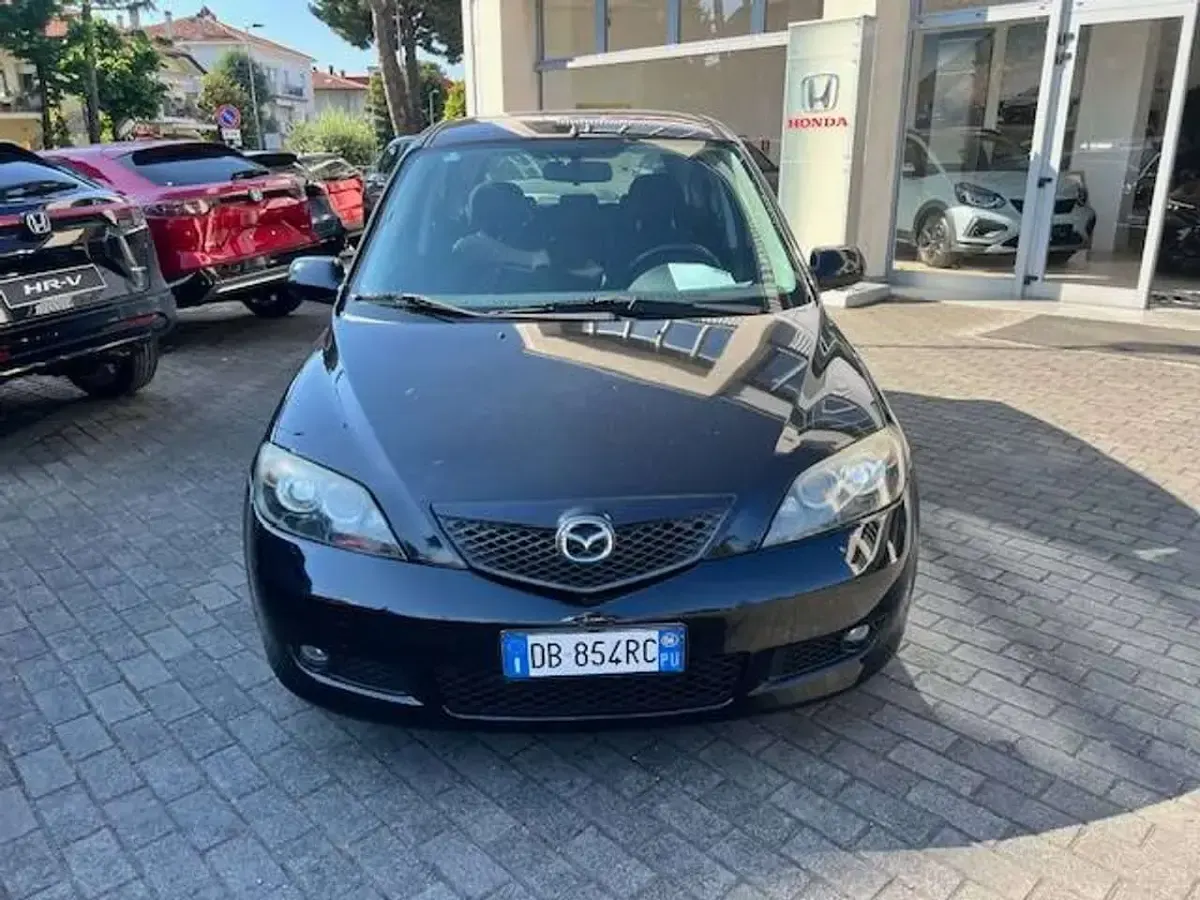 Usata Mazda 2 Style 68 CV (50 kW) 2006 Nero Utilitaria
