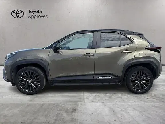 Usata Toyota Yaris Cross 116 CV (85 kW) 2023 Grigio SUV