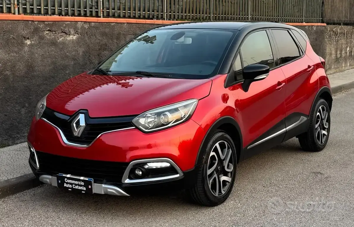 Usata Renault Captur 90 CV (66 kW) 2016 Rosso SUV