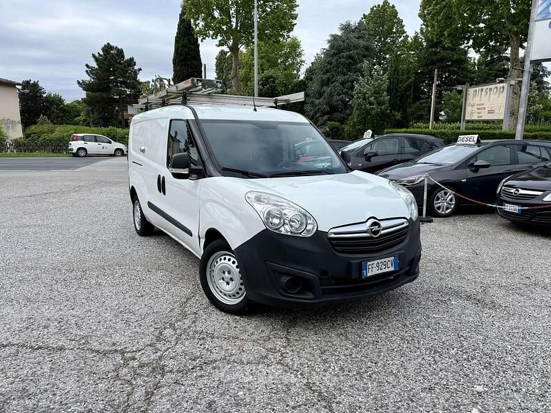 Usata Opel Combo 120 CV (88 kW) 2016 Bianco Monovolume