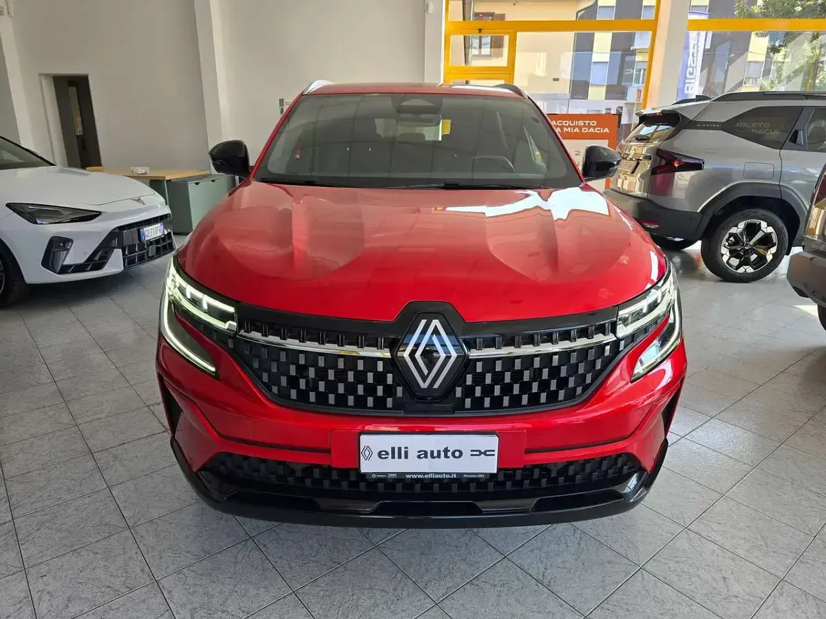 Usata Renault Austral Iconic 131 CV (96 kW) 2023 Rosso passion SUV