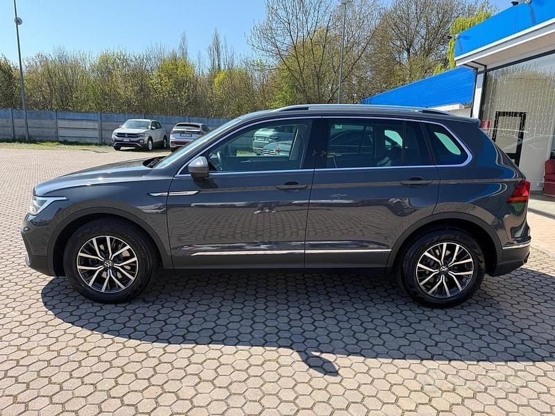 Usata VW Tiguan Life 150 CV (110 kW) 2022 Grigio SUV