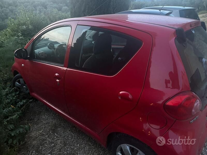 Usata Toyota Aygo 2008 Rosso Utilitaria