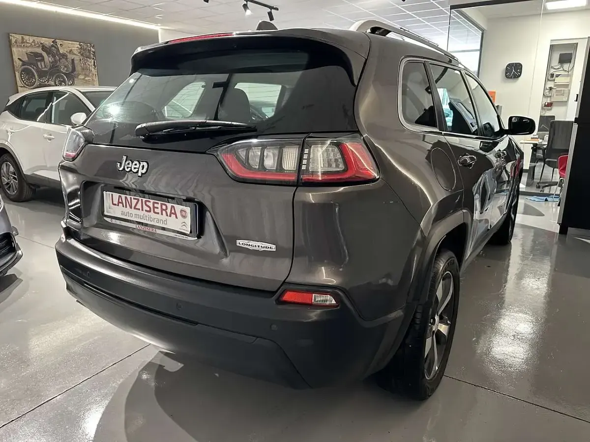 Usata Jeep Cherokee Longitude 194 CV (142 kW) 2019 Grigio SUV