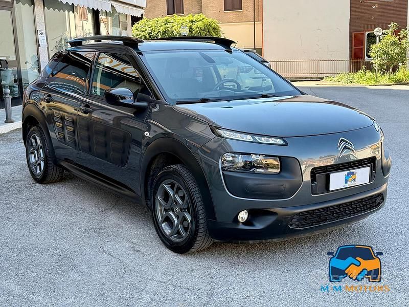 Usata Citroën C4 Shine 100 CV (73 kW) 2016 Grigio SUV