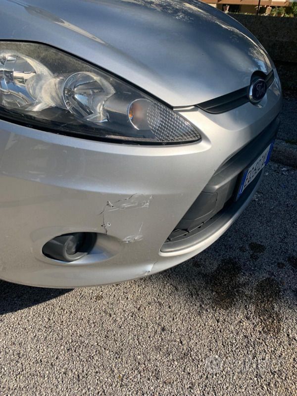 Usata Ford Fiesta 75 CV (55 kW) 2009 Grigio Utilitaria