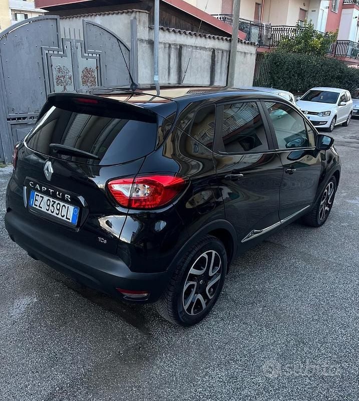 Usata Renault Captur 90 CV (66 kW) 2015 Nero SUV