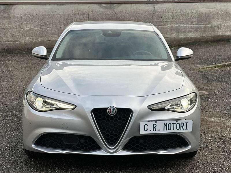 Usata Alfa Romeo Giulia 160 CV (117 kW) 2021 Grigio Berlina