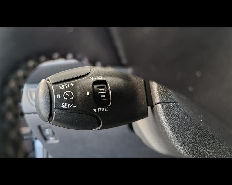 Usata Peugeot 2008 Allure 100 CV (73 kW) 2017 Grigio SUV