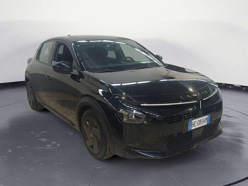 Nuevo Lancia Ypsilon 101 CV (74 kW) 2026 Negro Utilitario