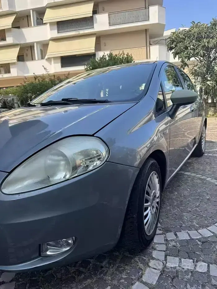 Usata Fiat Grande Punto 90 CV (66 kW) 2006 Grigio Utilitaria