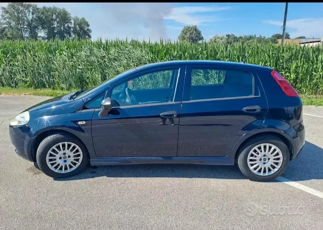 Usata Fiat Grande Punto 65 CV (47 kW) 2012 Nero Utilitaria